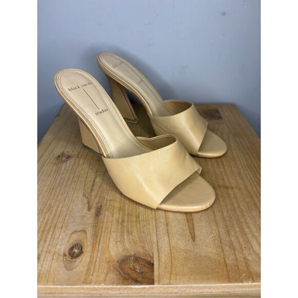 Black Suede Studio Women's Nadya Leather Tilt Heel Mule Sandals Nude Size‎ 7 - Picture 1 of 8